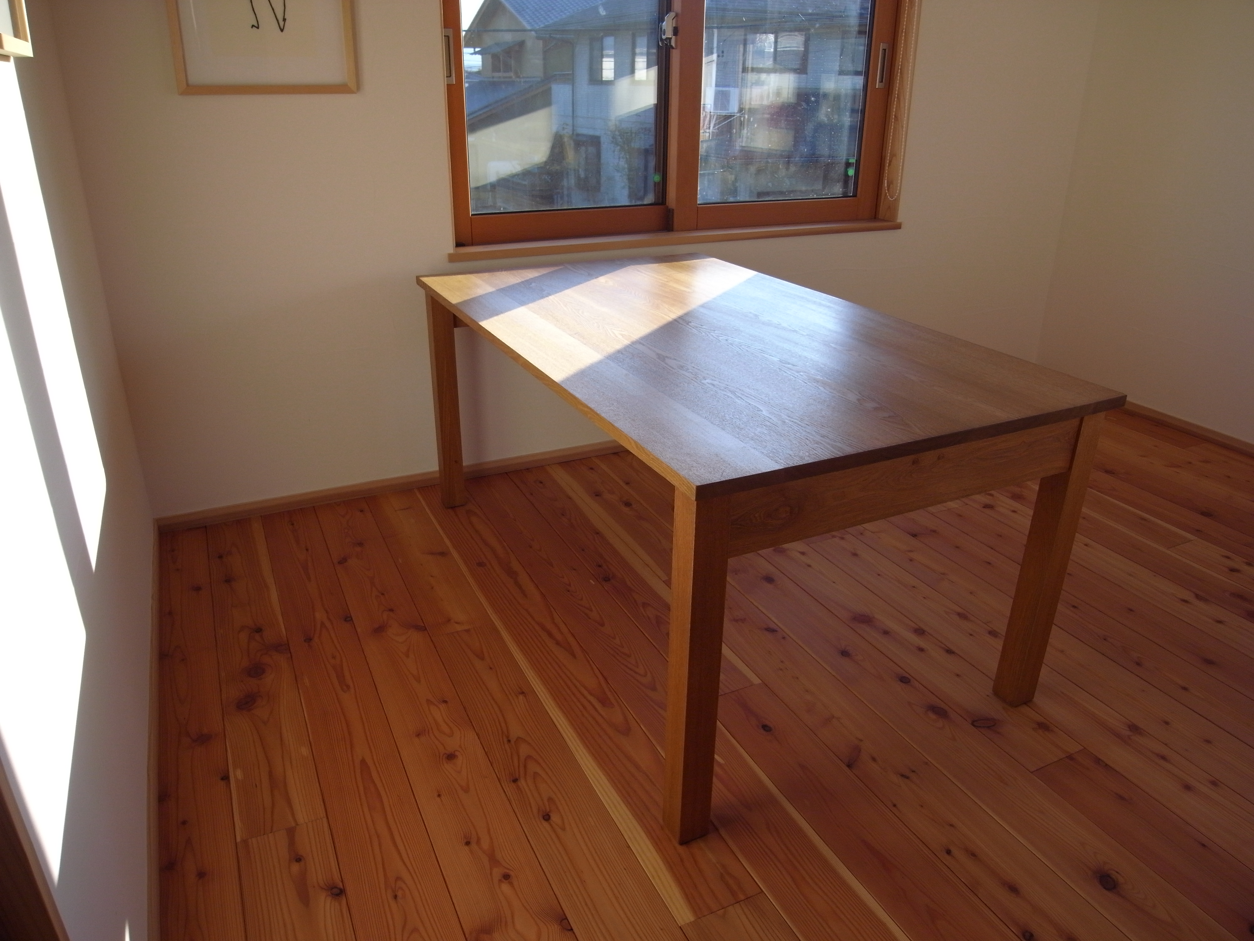 松葉屋家具店　テーブル　シンプルなテーブル