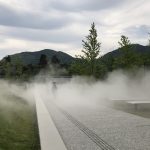 【まちなか観光案内所】長野県立美術館　霧の彫刻