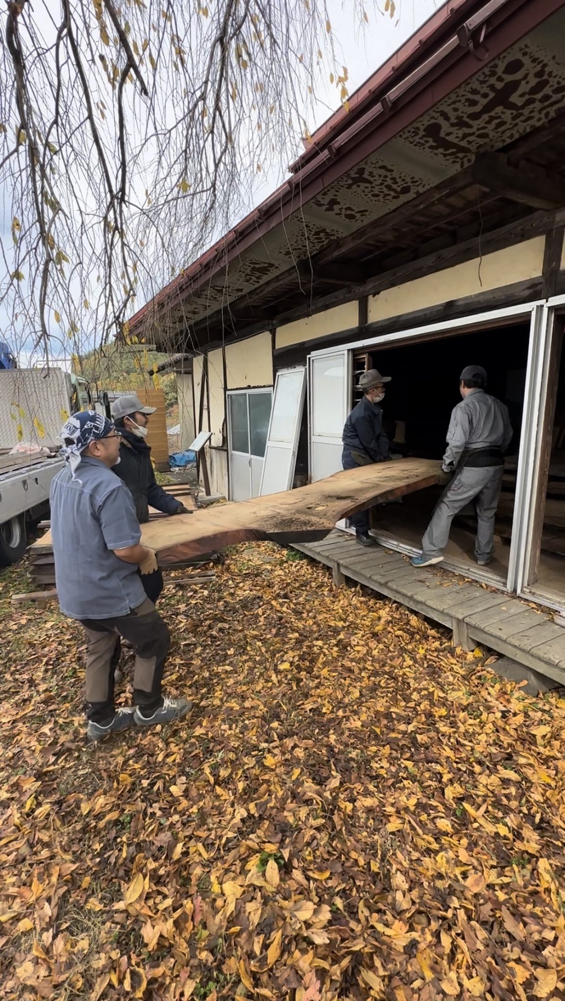 松葉屋家具店　木材　材料　