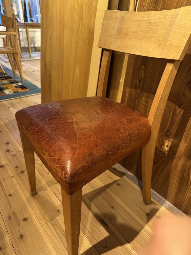 松葉屋家具店　椅子　鹿革　張り替え　修理