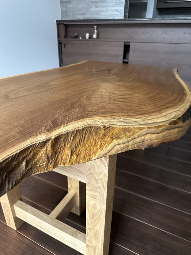 松葉屋家具店　一枚板　ダイニングテーブル　キハダ　黄檗