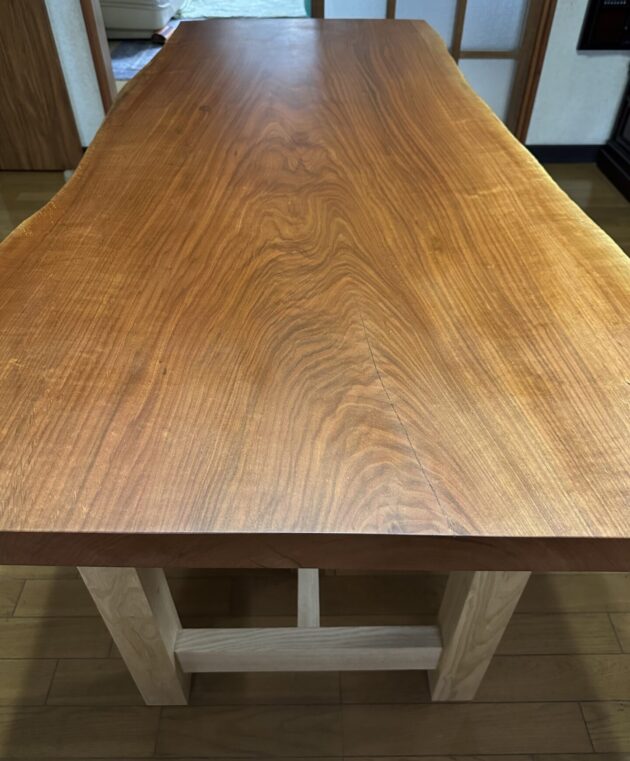 松葉屋家具店　一枚板　ダイニングテーブル　山桜