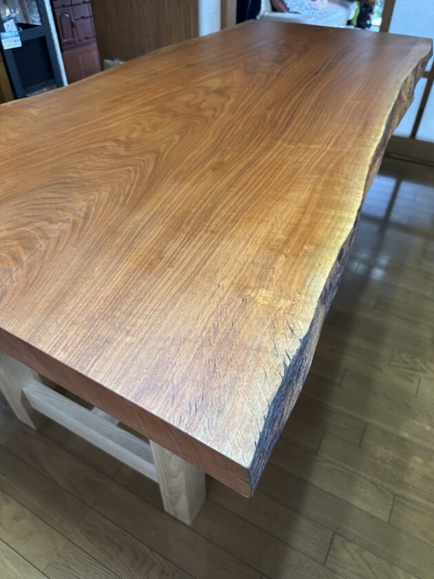 松葉屋家具店　一枚板　ダイニングテーブル　山桜