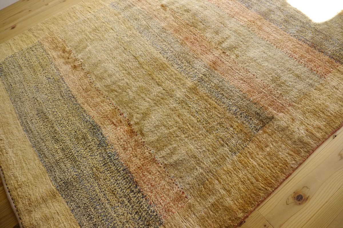 十年使ったギャッベ。クリーニングの前